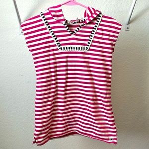 Girls size small (7-8) Vineyard Vines swim coverup.